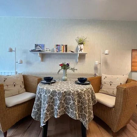 Sonnige Souterrain-ferienwohnung Lejlighed *