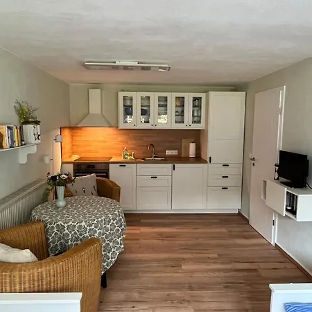 Sonnige Souterrain-ferienwohnung Sassnitz