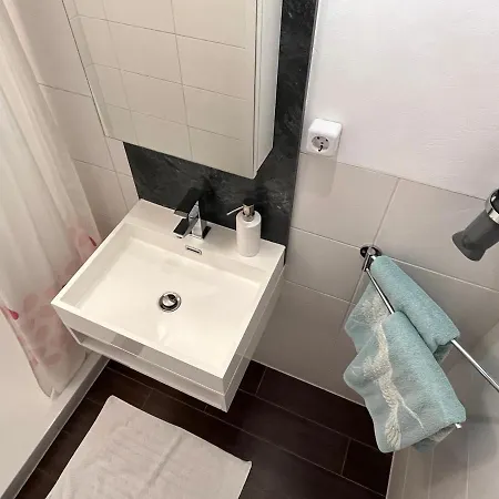 Sonnige Souterrain-ferienwohnung Sassnitz