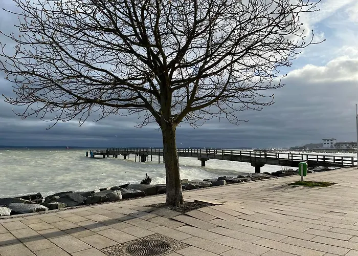 Sonnige Souterrain-ferienwohnung شقة