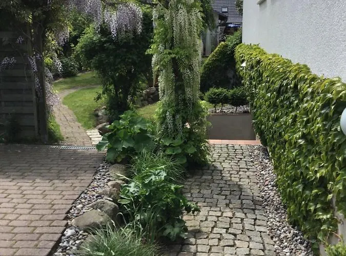 Sonnige Souterrain-ferienwohnung شقة ساسنيتز